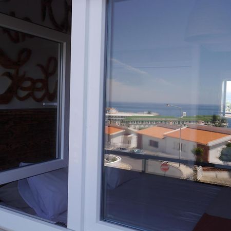 Hostel & Surfcamp 55 Ericeira Bagian luar foto