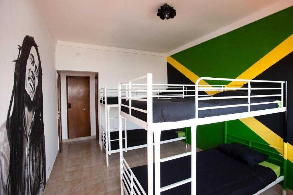 Hostel & Surfcamp 55 Ericeira Bagian luar foto