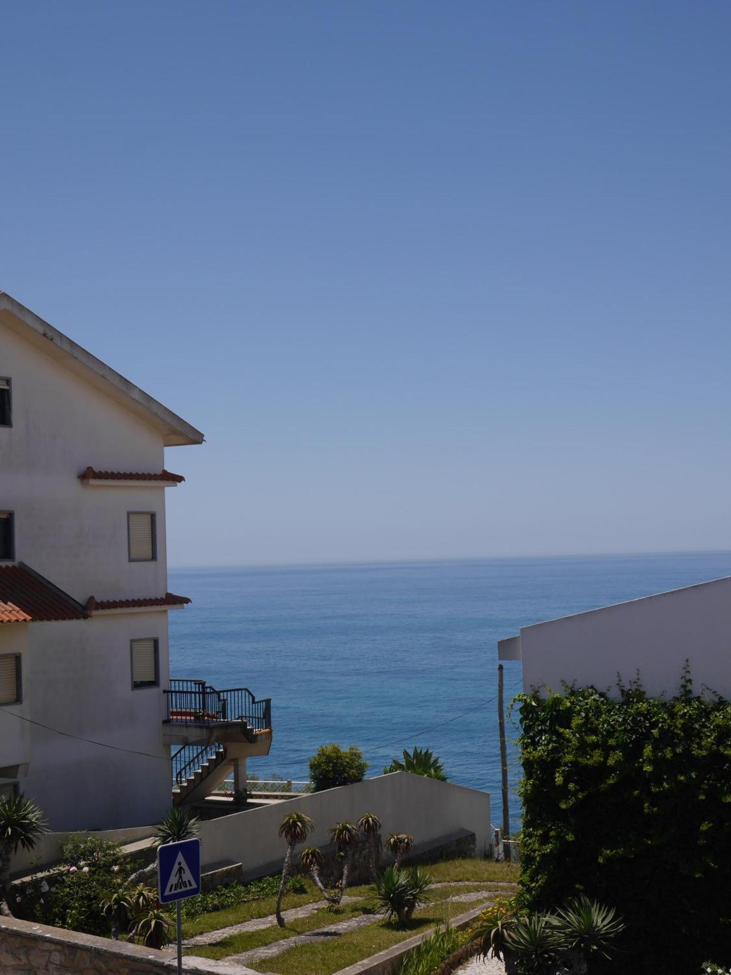 Hostel & Surfcamp 55 Ericeira Bagian luar foto