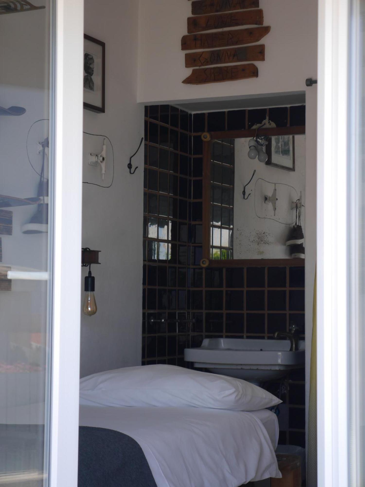 Hostel & Surfcamp 55 Ericeira Bagian luar foto