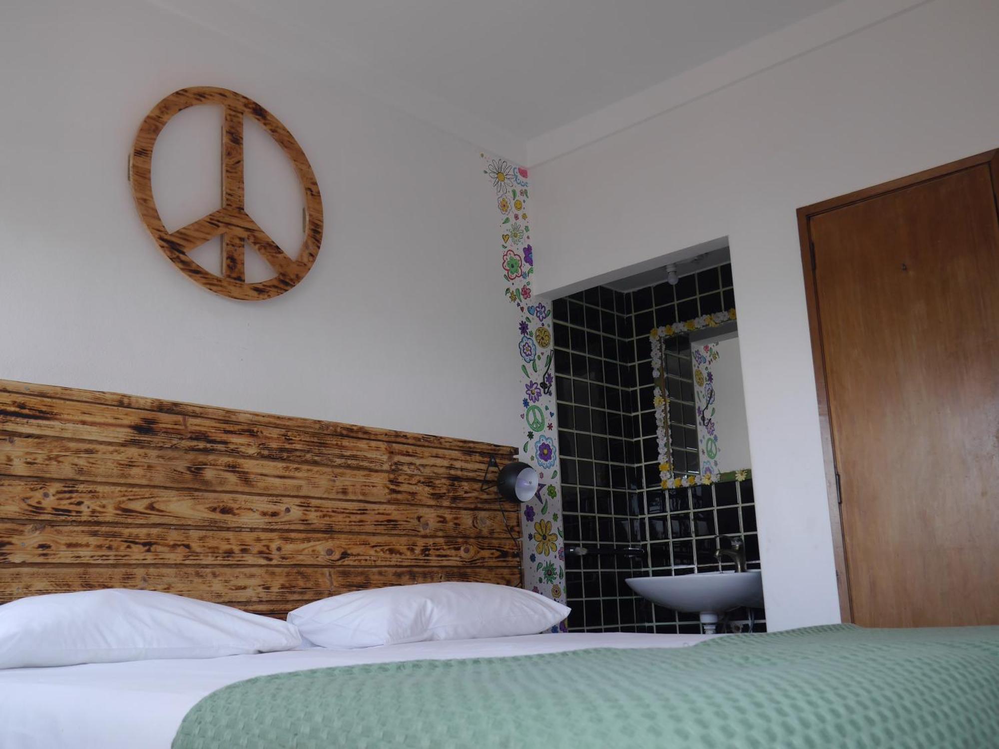 Hostel & Surfcamp 55 Ericeira Bagian luar foto