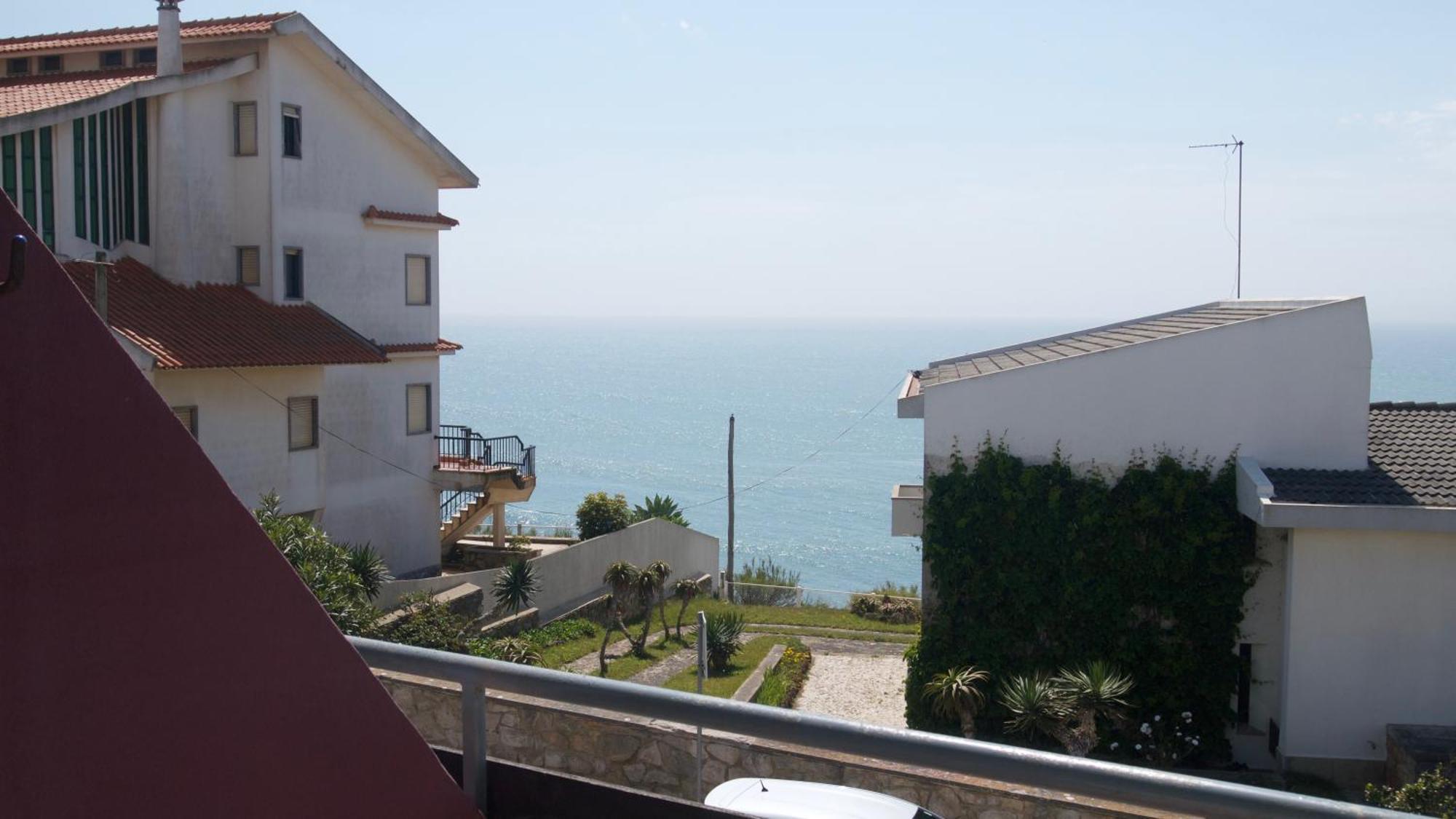 Hostel & Surfcamp 55 Ericeira Bagian luar foto