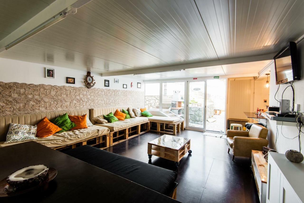 Hostel & Surfcamp 55 Ericeira Bagian luar foto